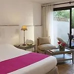 Hotel Les Bergeries De Palombaggia 5*