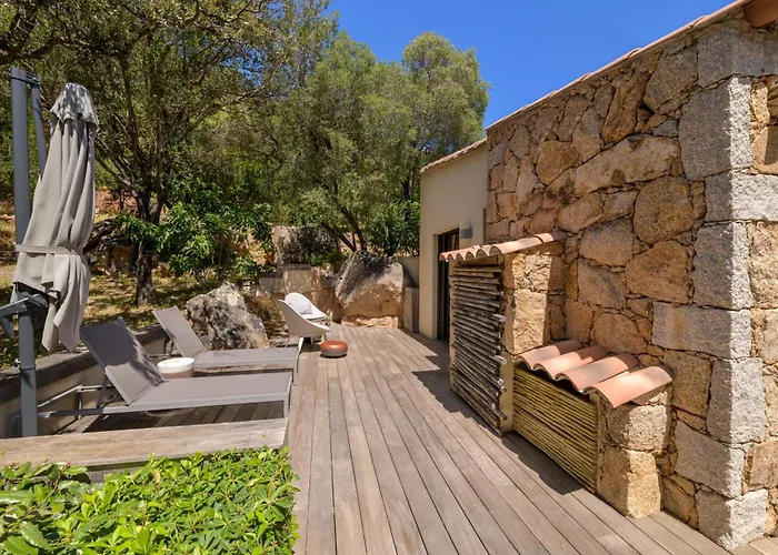 Otel Les Bergeries De Palombaggia 5*