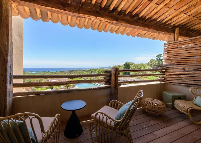 Otel Les Bergeries De Palombaggia 5*