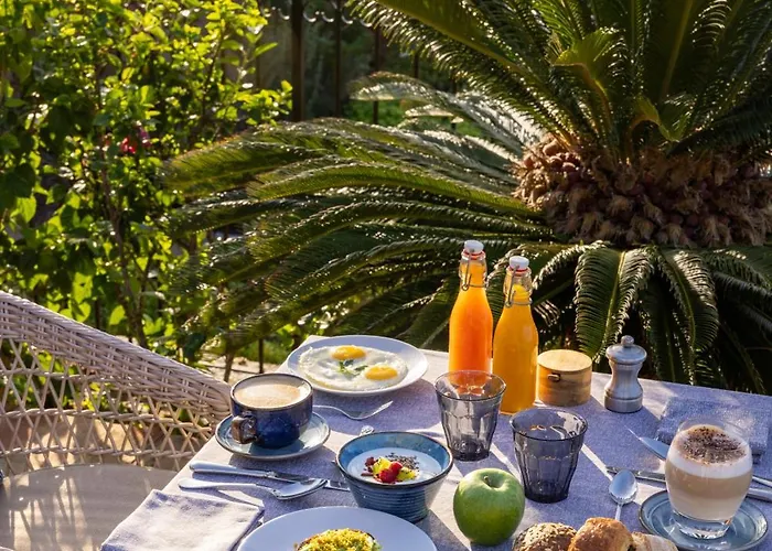 Otel Les Bergeries De Palombaggia 5*